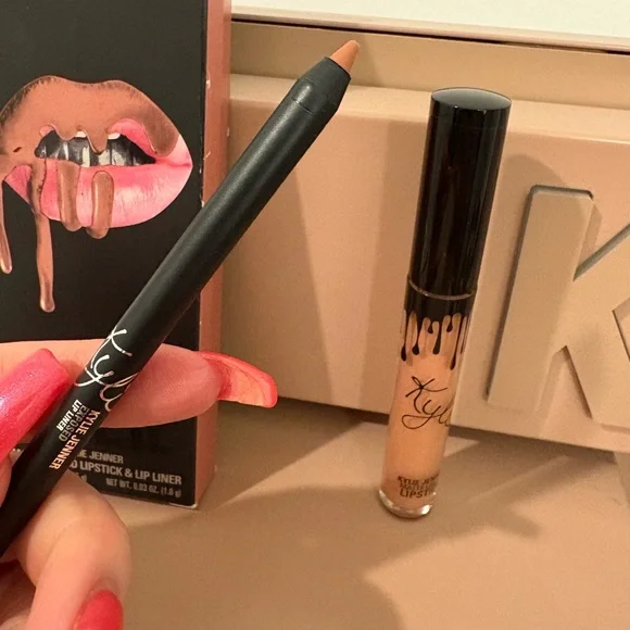 Kylie Cosmetics Exposed Matte Lip Kit - Picture 8 of 8